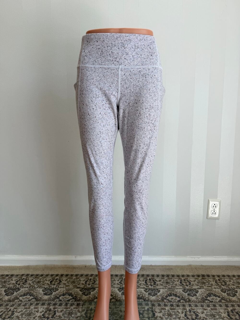 Athleta Salutation Stash Pocket Leggings Speckled Print Sz L